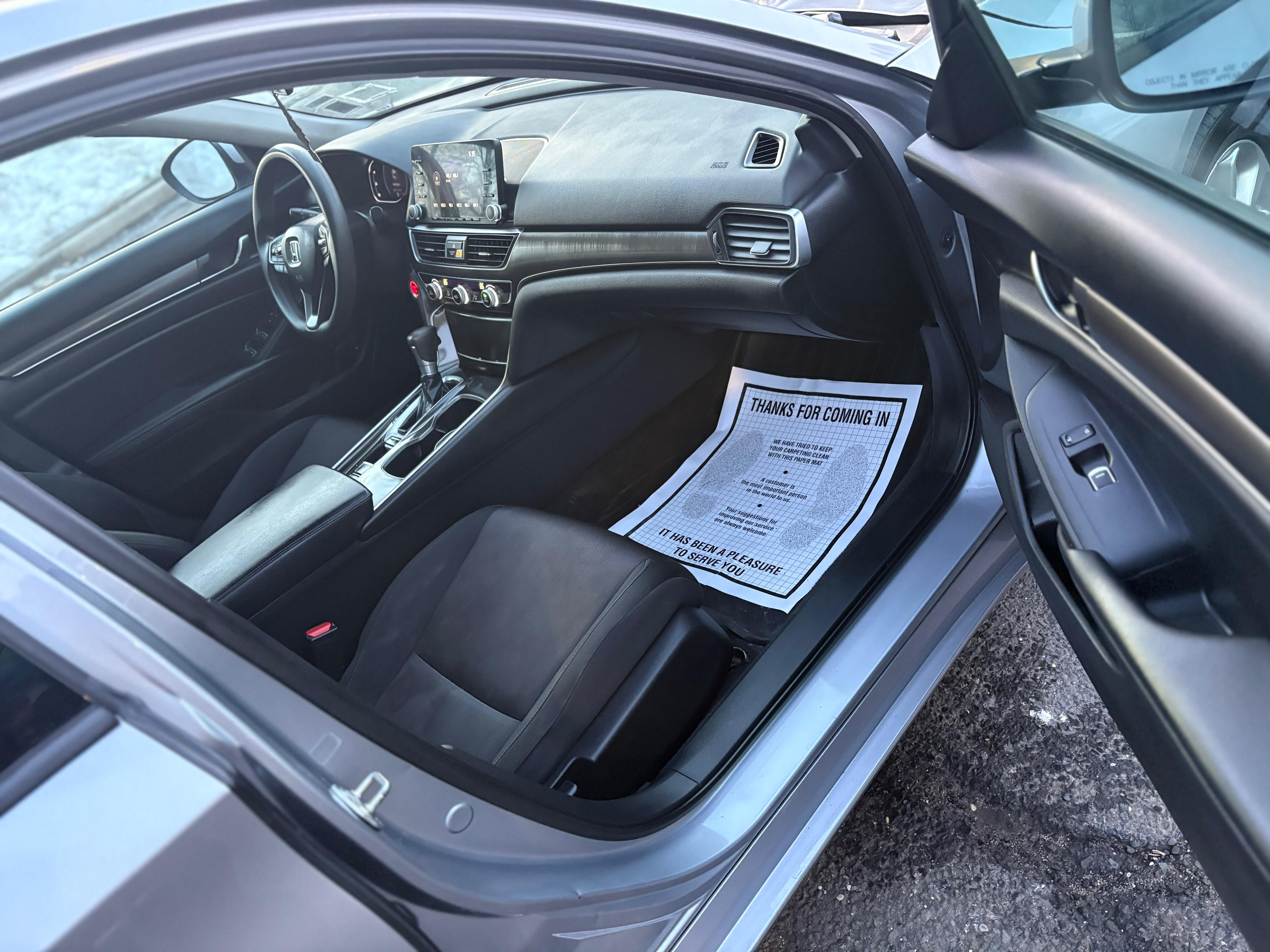 Vehicle photo 8