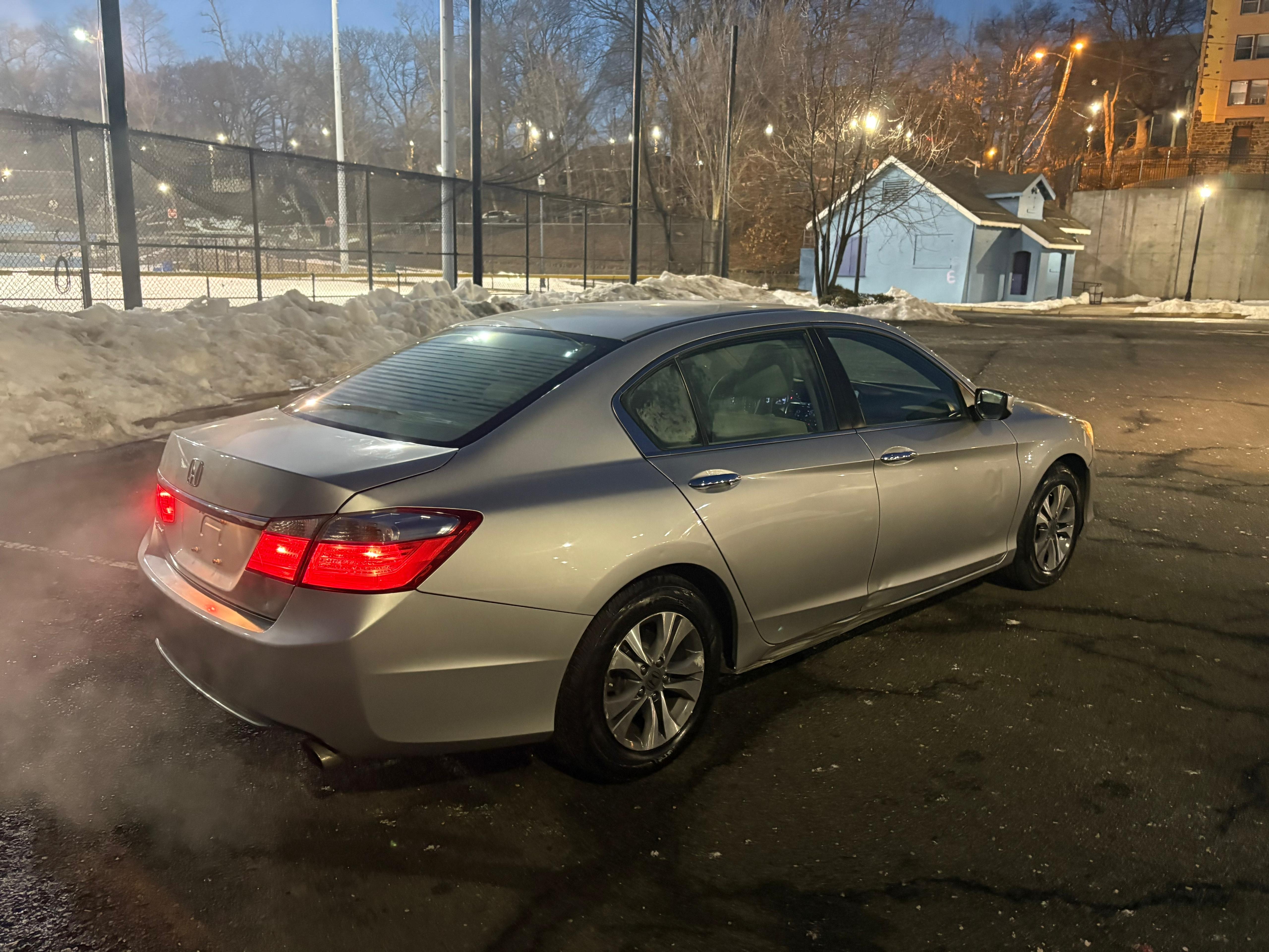 Vehicle photo 5