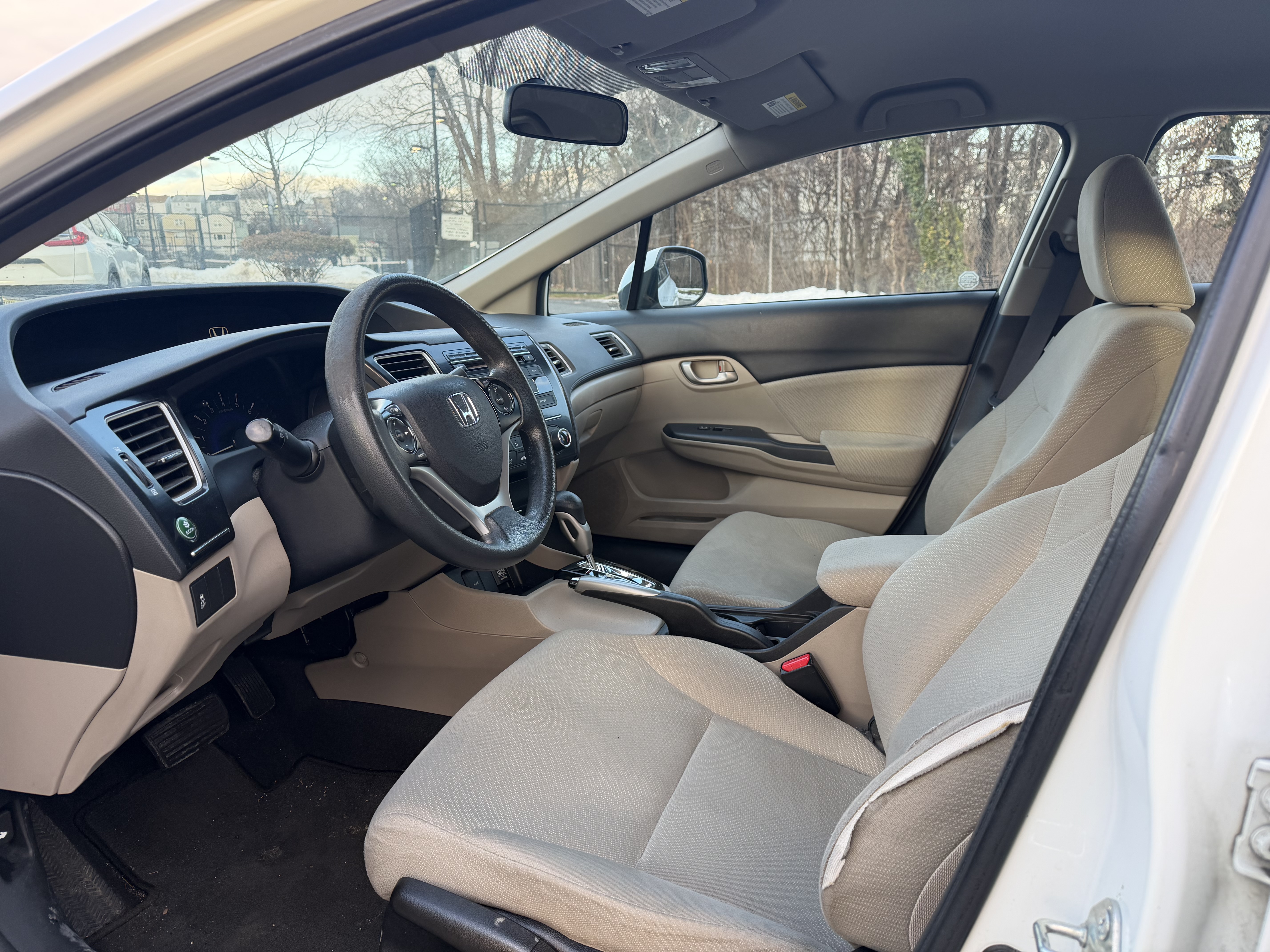 Vehicle photo 7
